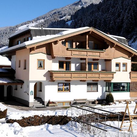 Ferienwohnungen Rahm Mayrhofen Kamer foto