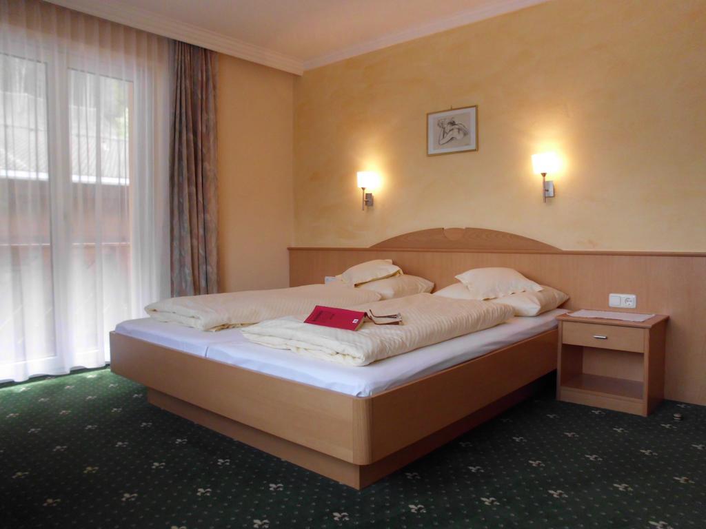 Ferienwohnungen Rahm Mayrhofen Kamer foto