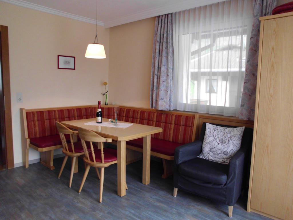 Ferienwohnungen Rahm Mayrhofen Kamer foto